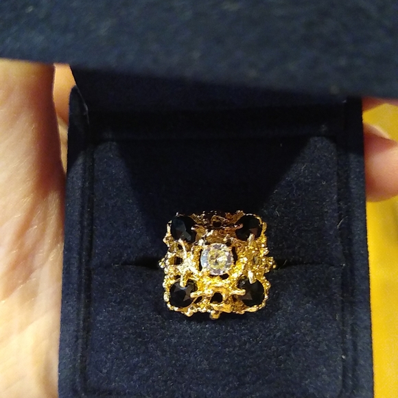 Green Tourmaline and diamond square Bombe style ring, 14kt yellow gold - Picture 8 of 10